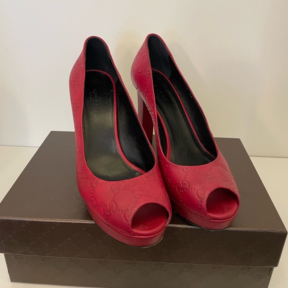 Gucci pumps. Worn maybe once. Very good condition.  Size 39. - Picture 2 of 10